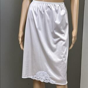 Vintage Applause JCPenney Half Slip Light Purple Size Small Nylon Lace Trim USA